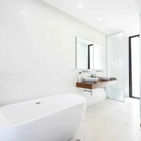 New Luxurious Private *